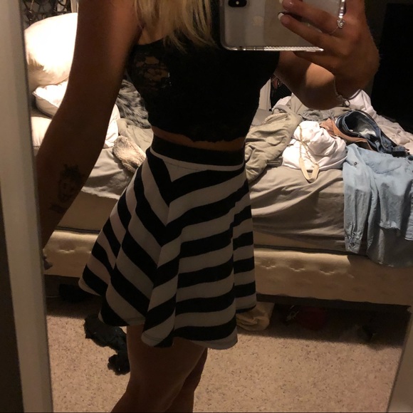 TINY STRIPPED SKIRT 👗 - Picture 3 of 5